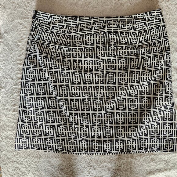 Pure Alfred Sung Geometric Black and White Skirt - Picture 2 of 4